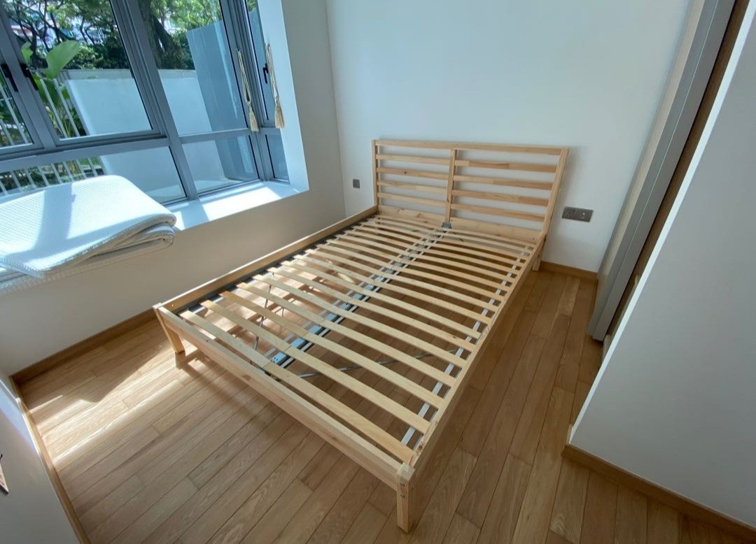 Tarva queen bed frame top