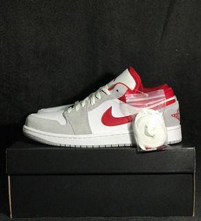 Jordan 1 Low SE ‘Light Smoke Grey Gym Red’