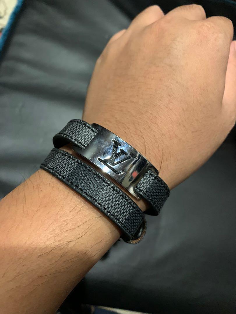Ready New LV Iconic bracelet Leather Black Size 17 (S), Barang Mewah,  Aksesoris di Carousell