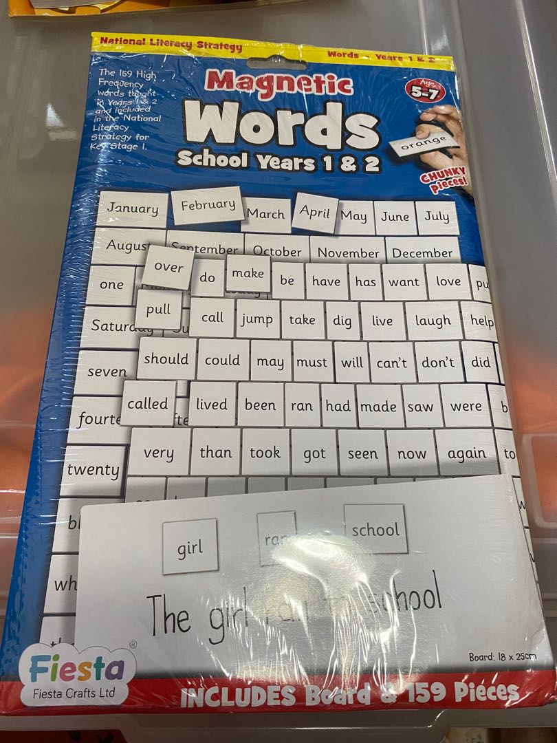 Words Learn & Write Essential Vocabulary, Hobbies & Toys