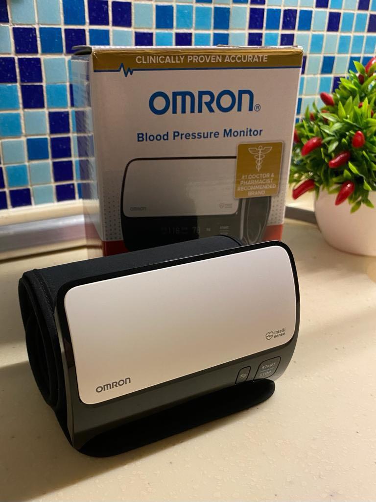 omron evolv BP7000 Bluetooth wireless upper arm blood pressure monitor