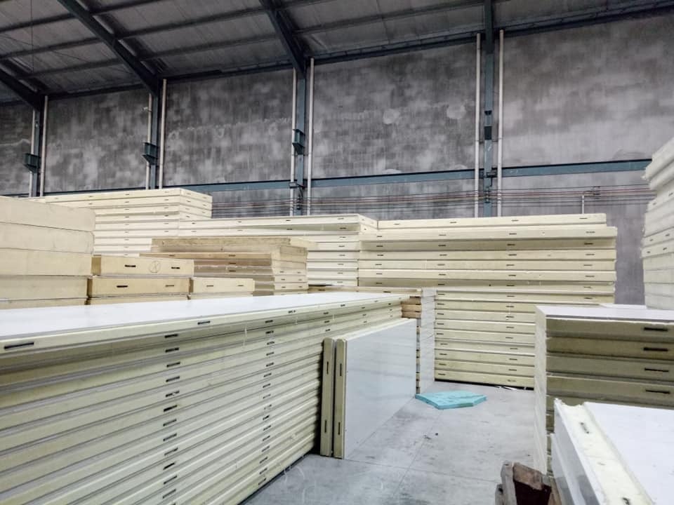 Plain/Rib PU Panel, Commercial & Industrial, Construction & Building ...