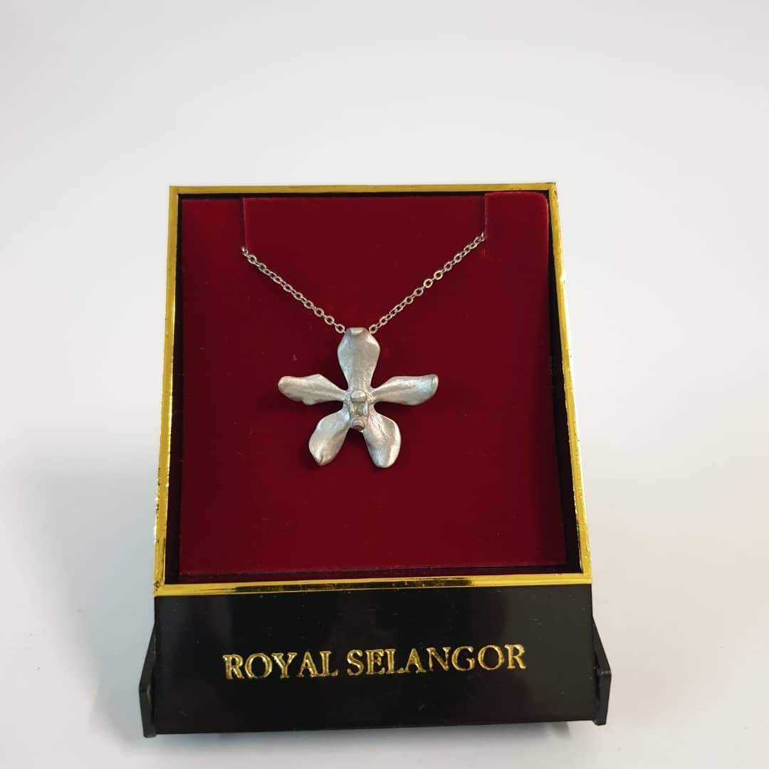 Royal selangor clearance necklace