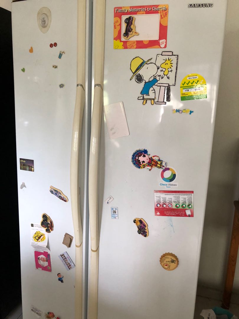Samsung fridge (not working), TV & Home Appliances, Kitchen Appliances