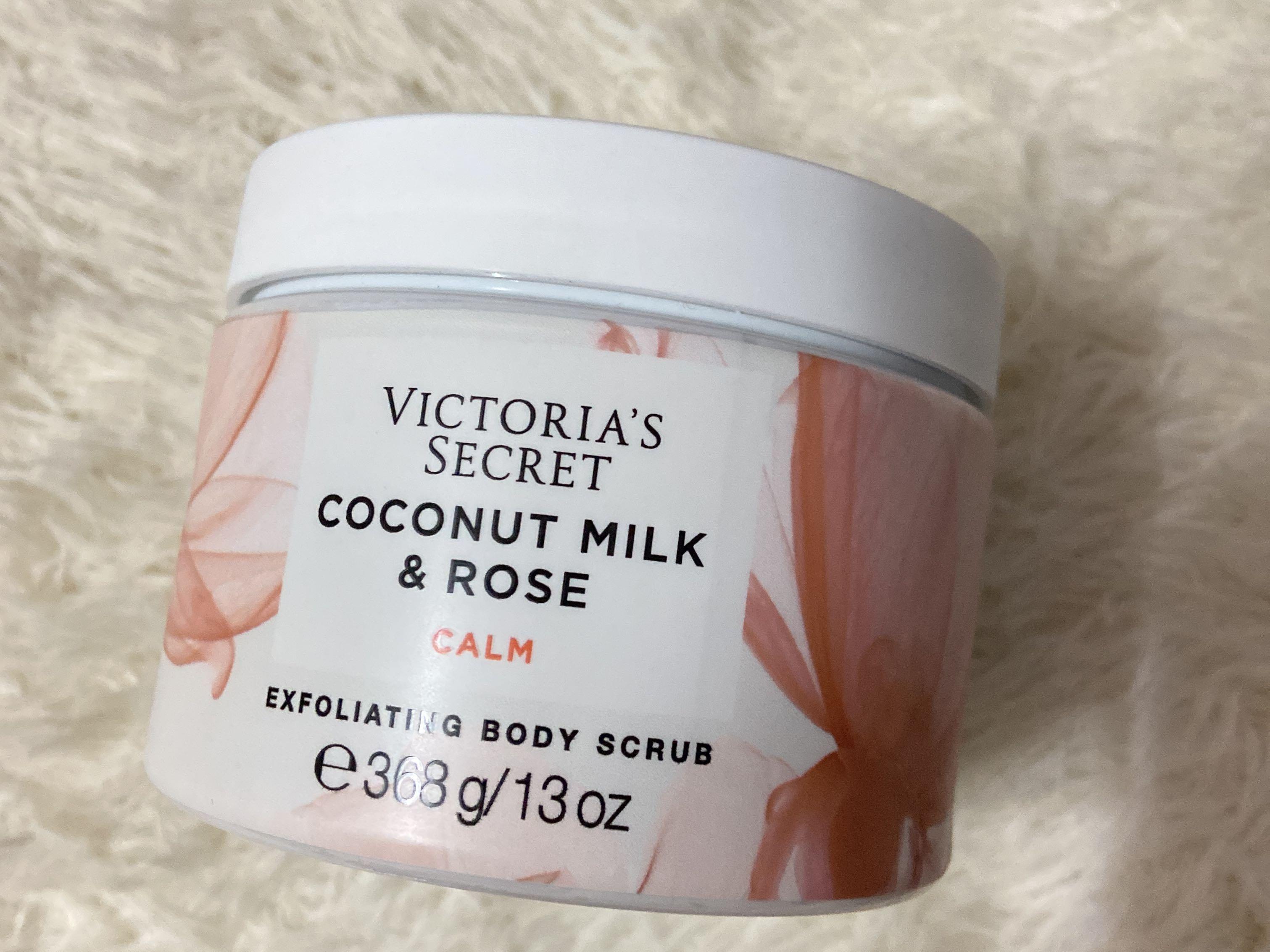 VICTORIA'S SECRET COCONUT MILK & ROSE EXFOLIATING BODY SCRUB 368GRAM