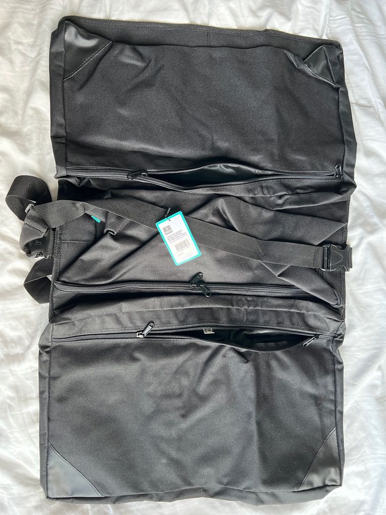 Amazon.com: Two Wheel Gear - Garment Pannier - Classic 3.0 (35 L) -  Waterproof Bike Suit Bag : Sports & Outdoors
