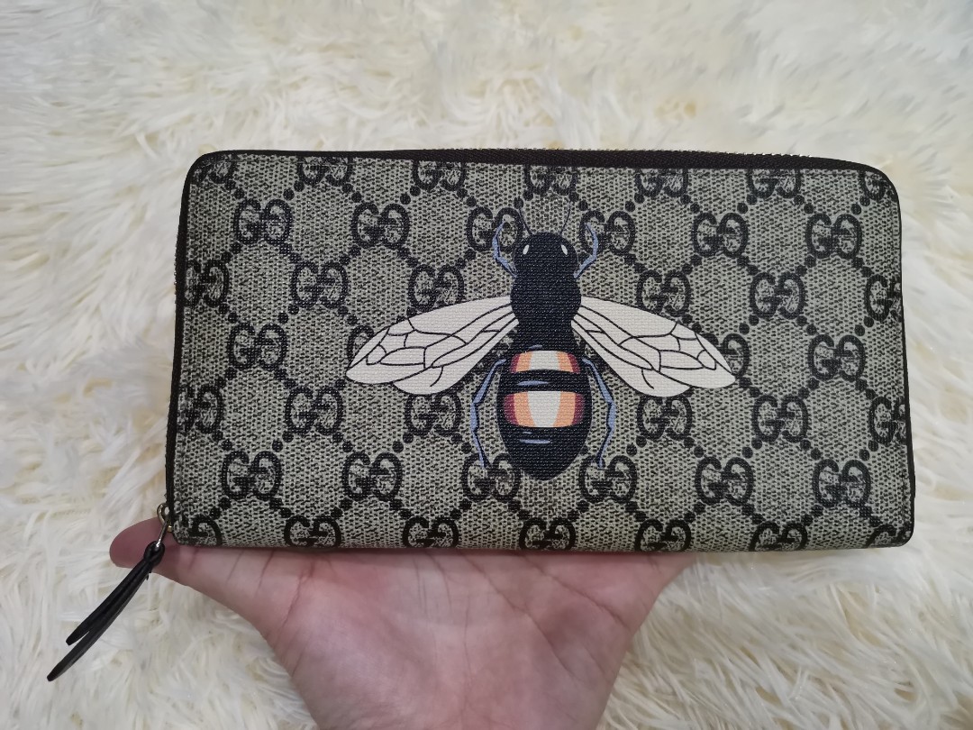 gucci wallet with bumblebee