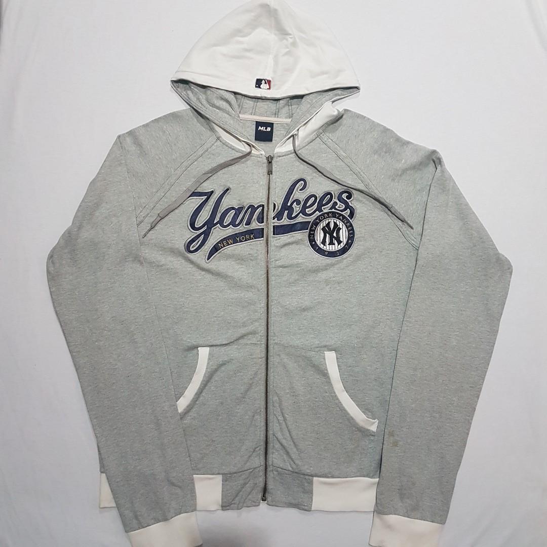 Hoodie MLB Yankees original second brand Hoodie sweater Thrift vintage,  Fesyen Pria, Pakaian , Baju Luaran di Carousell