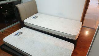 SINGLE Pull Out/King size Bed