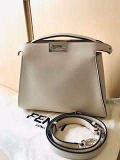 全新 FENDI Peekaboo Essentially 