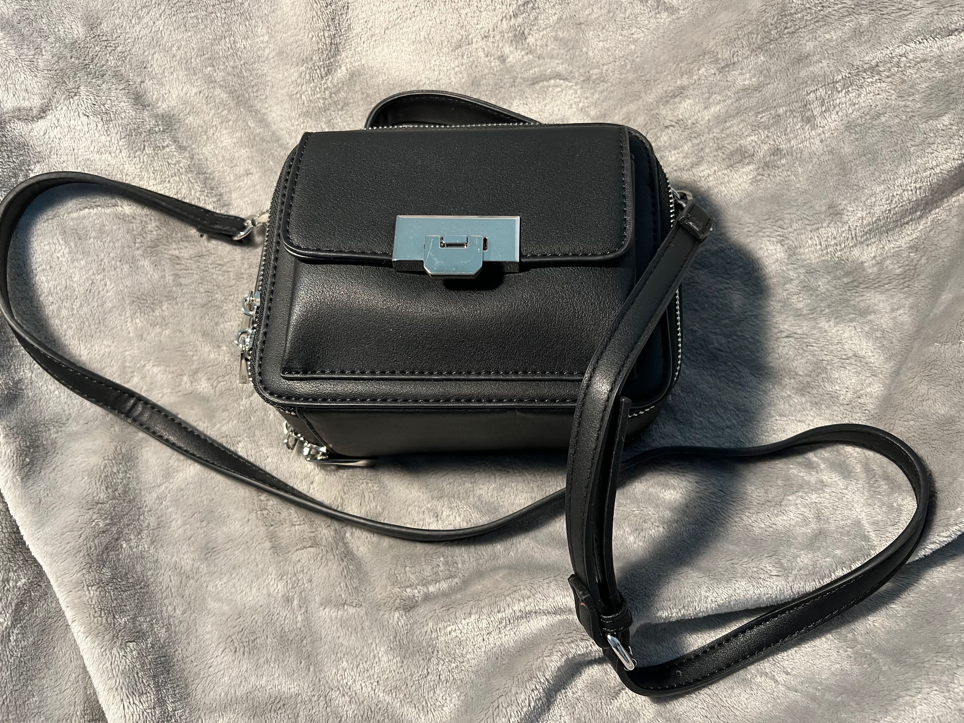 Aldo top camera bag