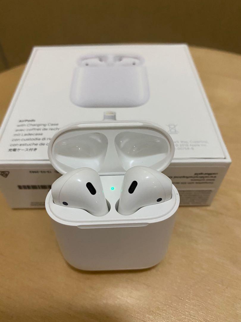 Apple Airpods Gen 2 non wireless charging case