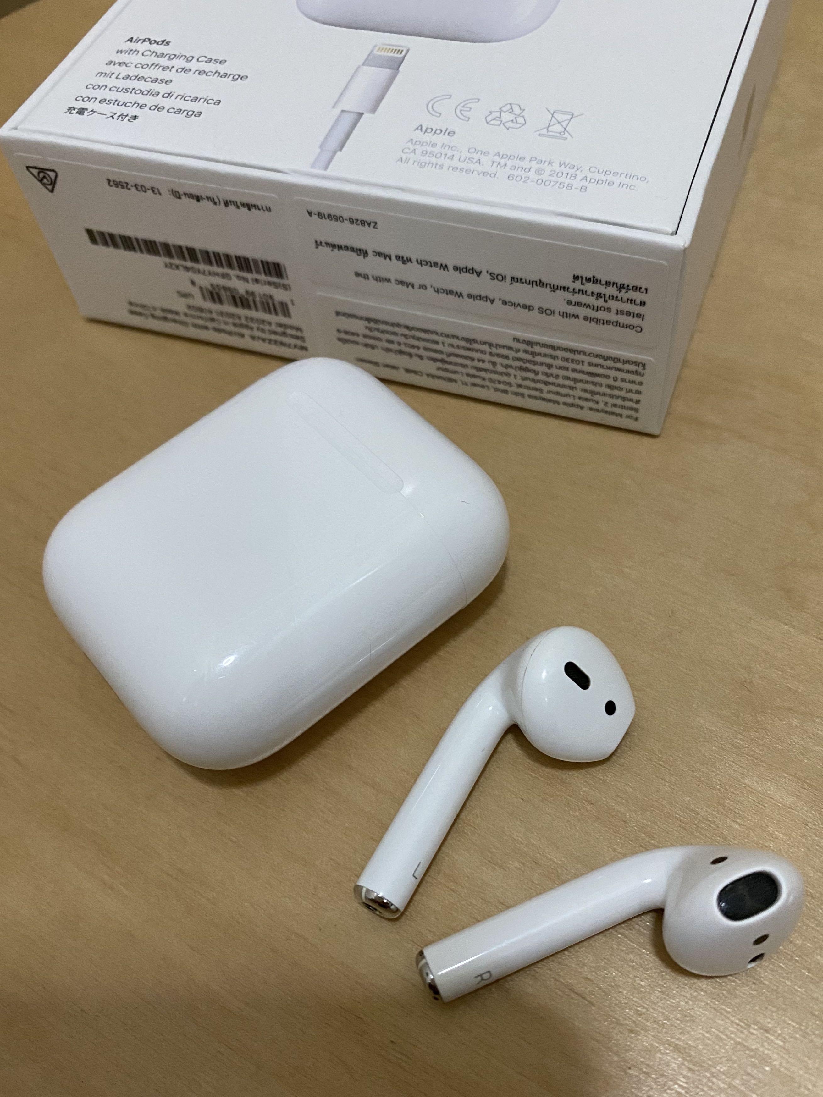 Apple Airpods Gen 2 non wireless charging case