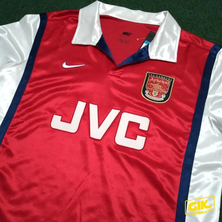 Arsenal 1999 kit