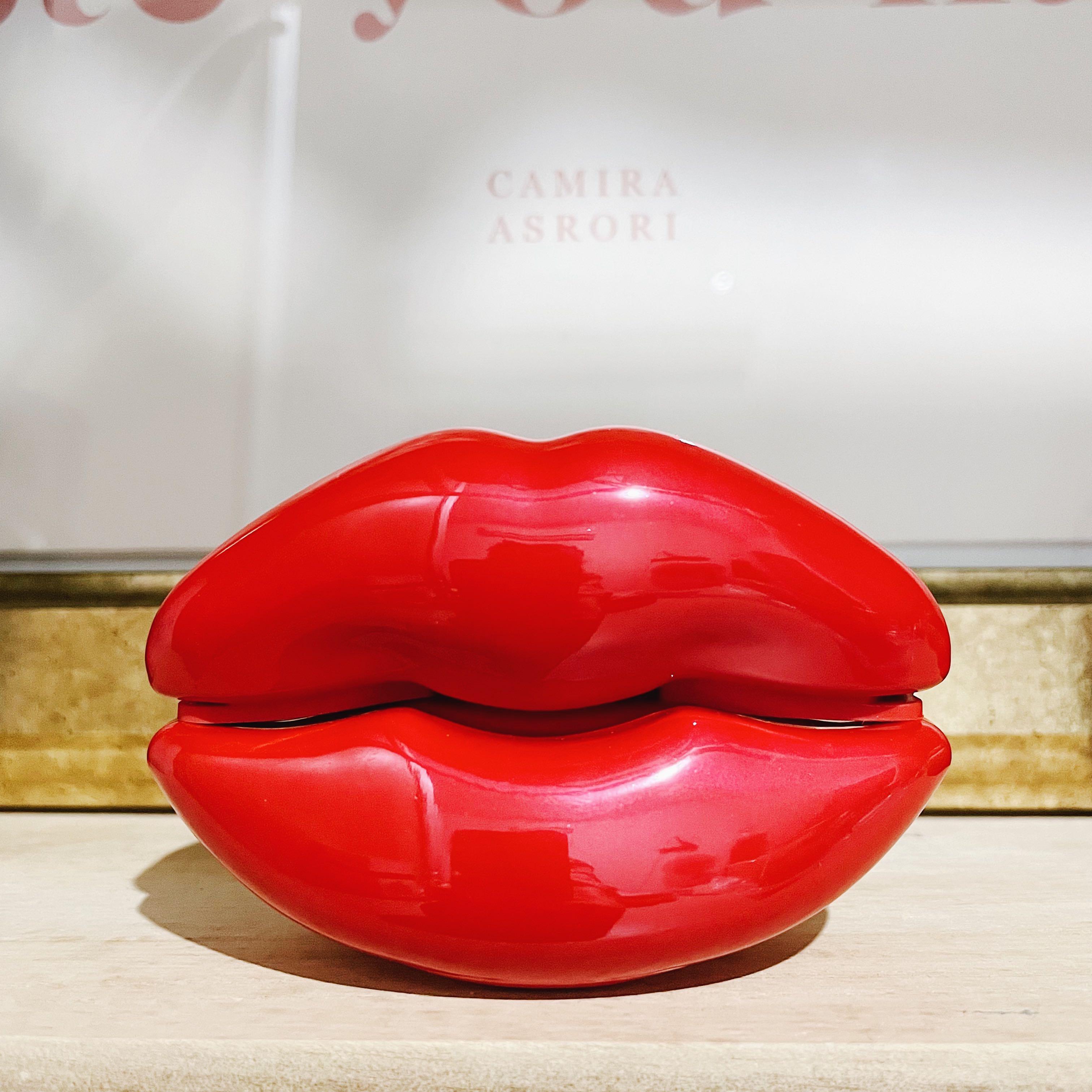 Kylie jenner red lips perfume 2025
