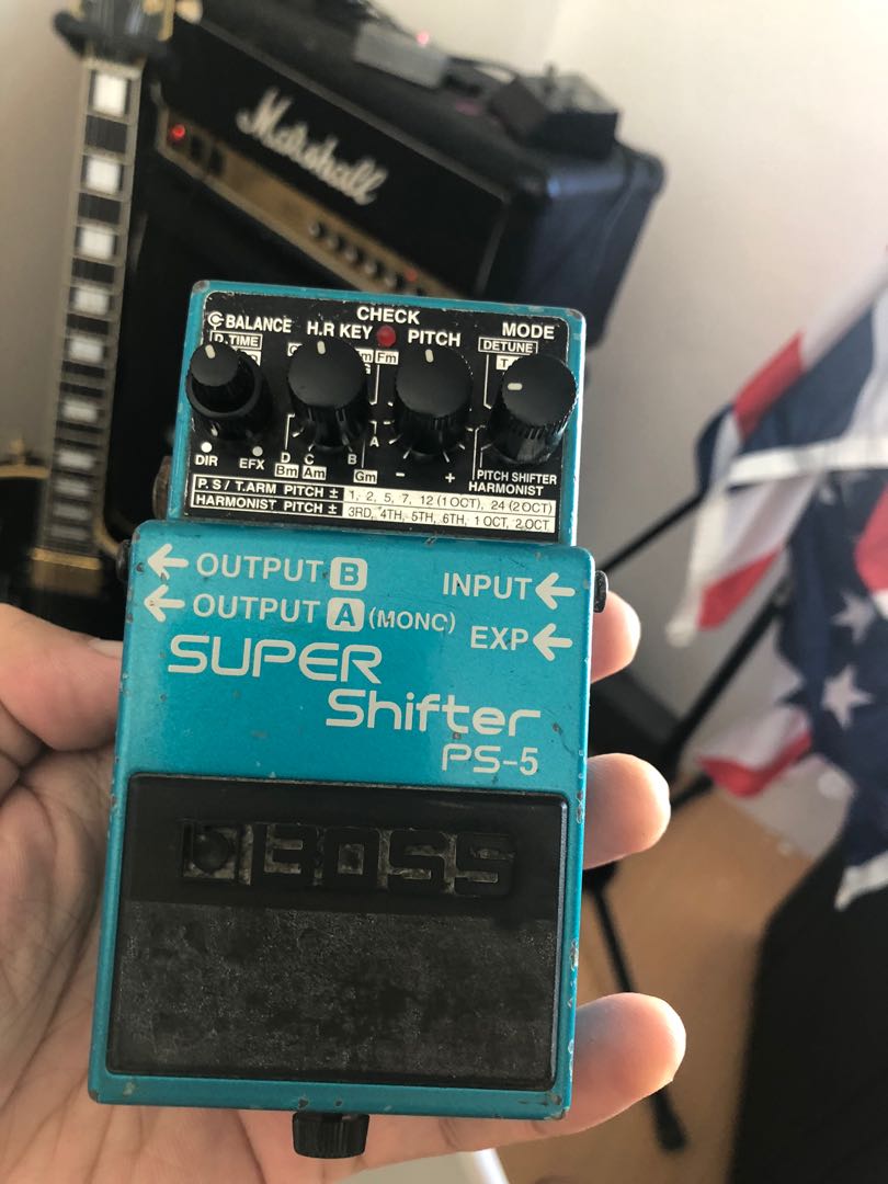 Boss Super Shifter PS5, Hobbies & Toys, Music & Media, Musical