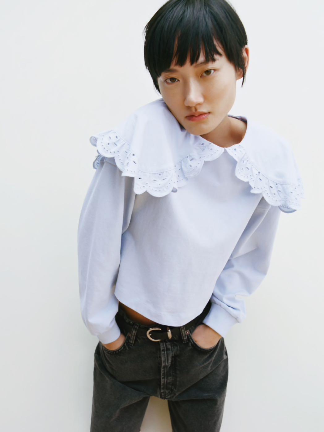 Embroidered hot sale collar sweater