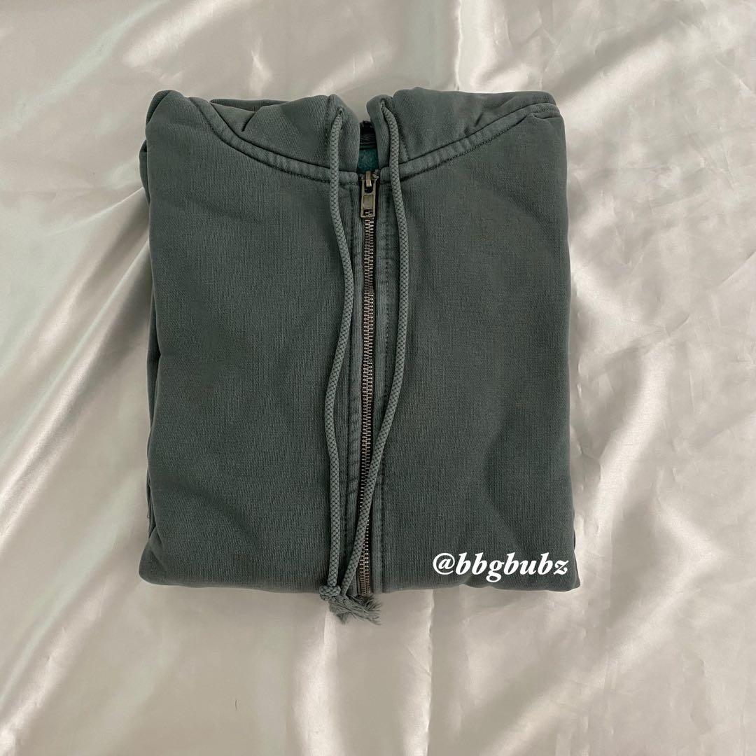 brandy melville christy hoodie (black) carla zip up jacket sweater  sweatshirt pullover oversized regular fit, Women's Fashion, Coats, Jackets  and Outerwear on Carousell
