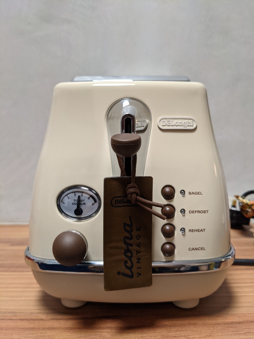 Delonghi Icona Vintage Beige 2Slice Toaster with Lid, Furniture & Home