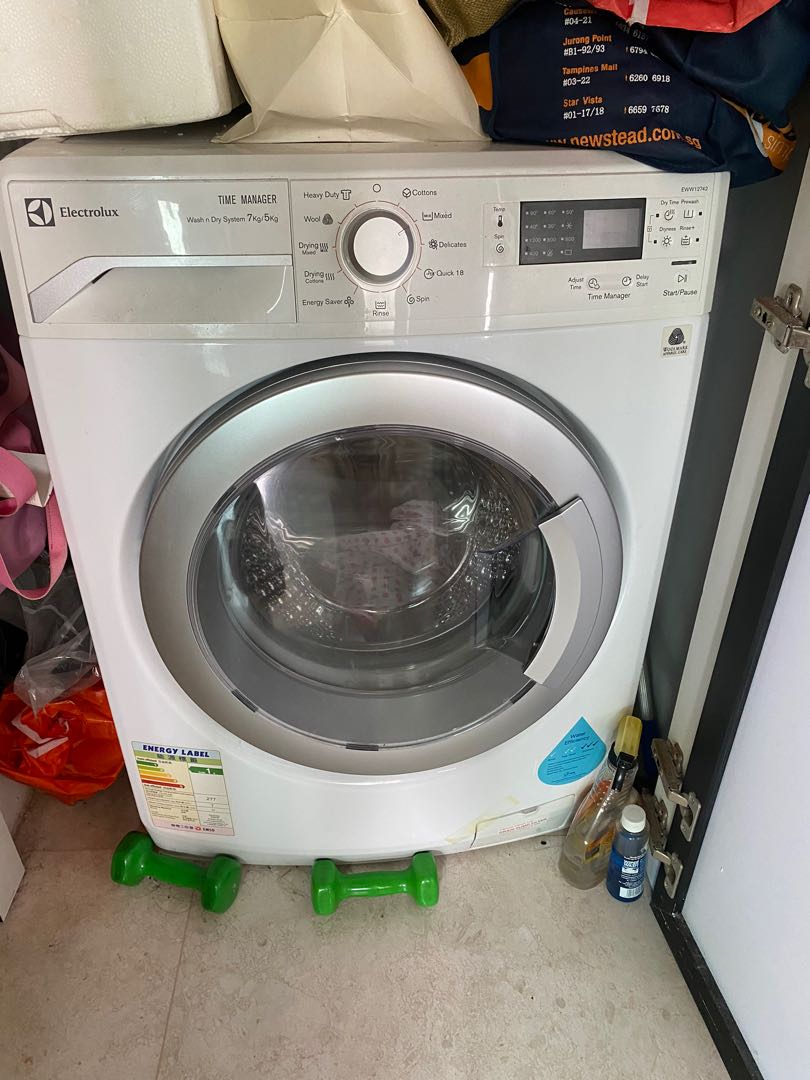 Electrolux Washing Machine as good as new, TV & Home Appliances