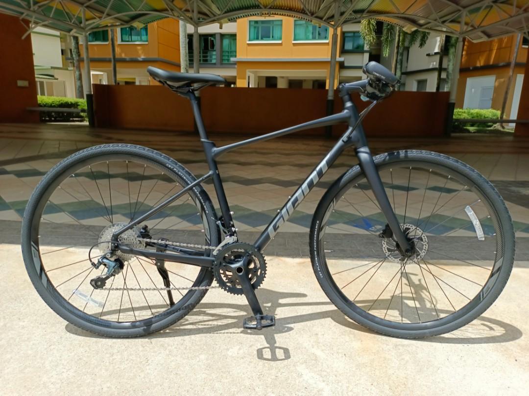 Giant Revolt-F1 (Fastroad SL1) Gravel 