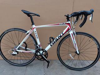 Giant TCR 6600 Carbon Fork Road Bicycle 700c Road Bike.