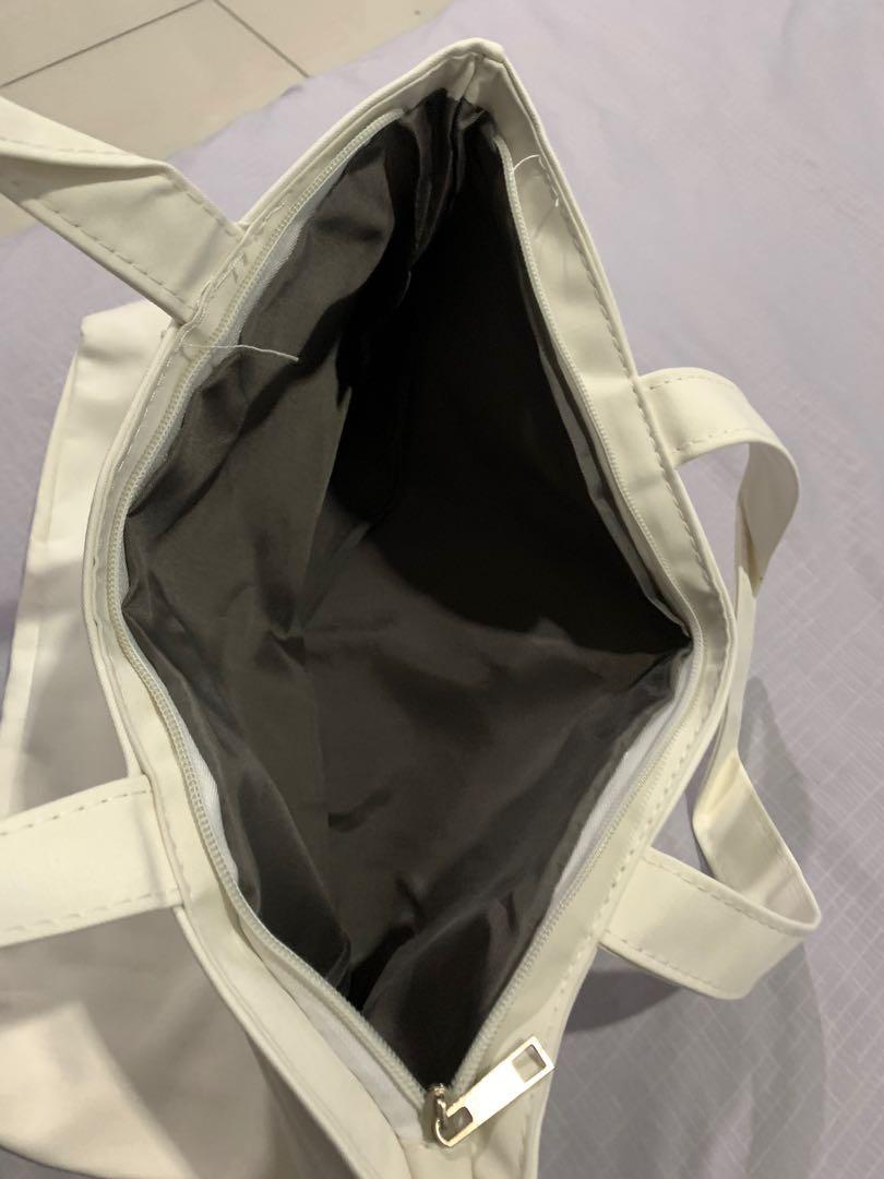 Hush puppies bag with zip new, Women's Fashion, Bags & Wallets, Purses