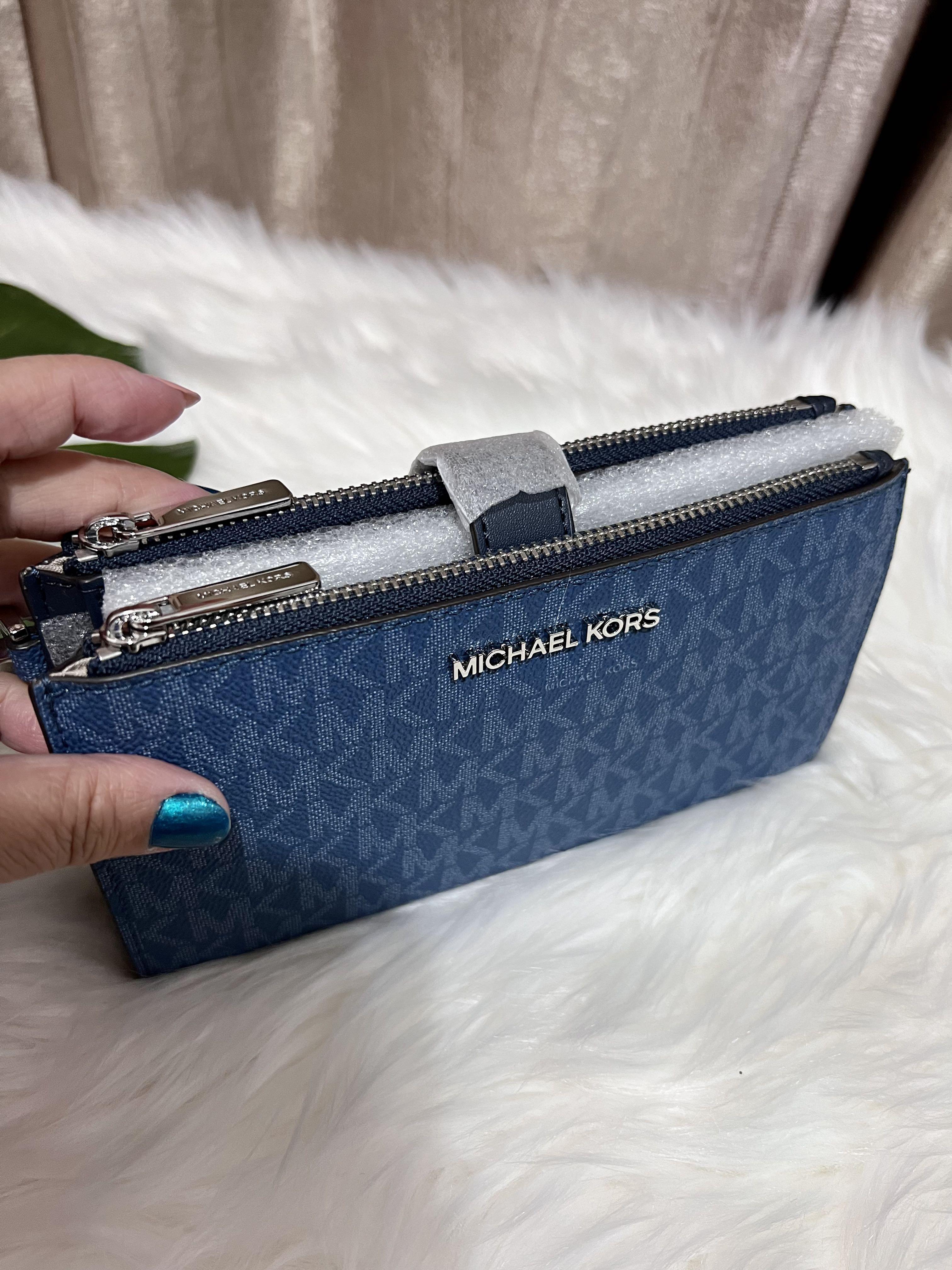 White and gold sale michael kors wallet