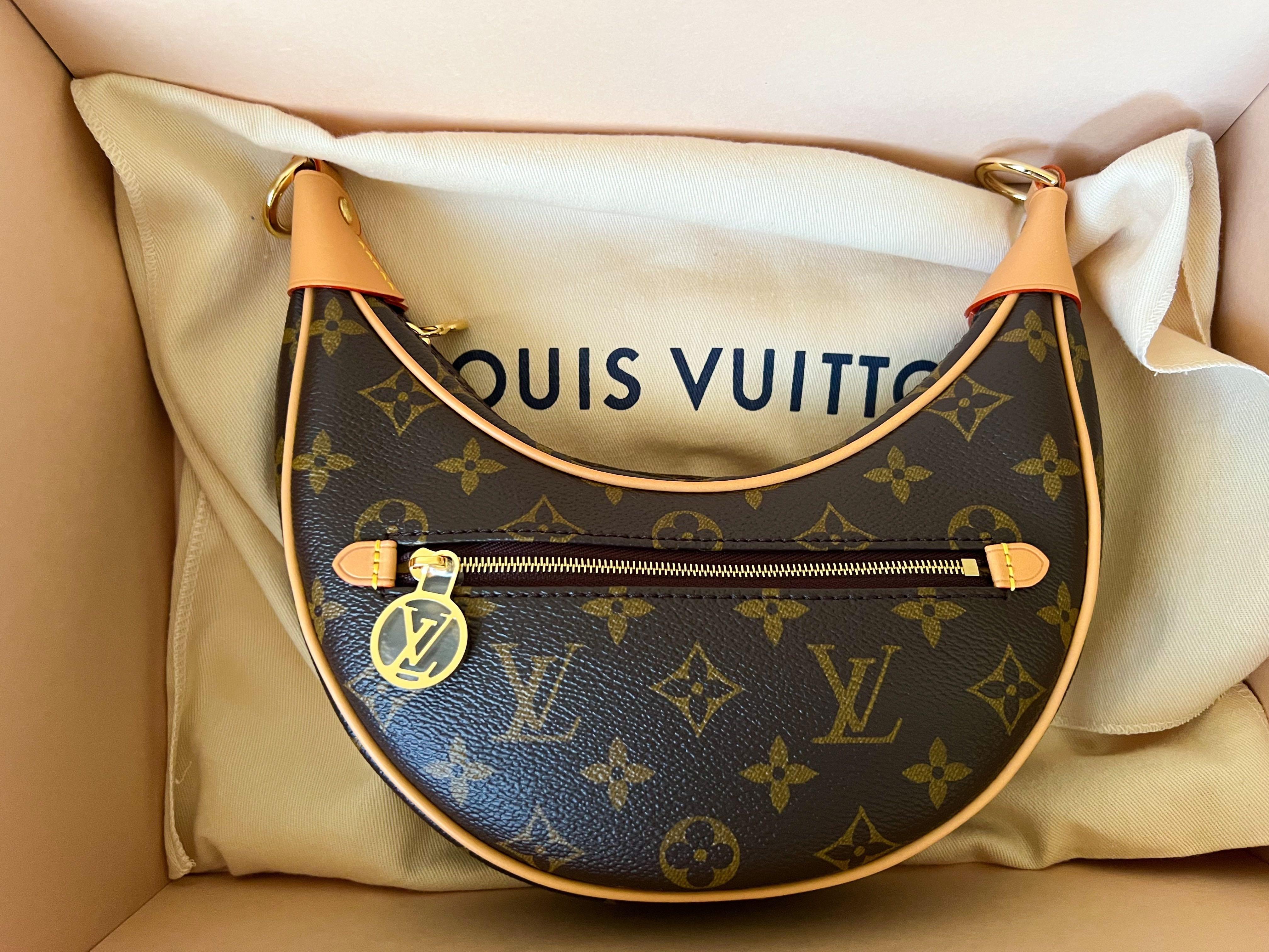WHAT'S IN MY LOUIS VUITTON LOOP BAG: Review + Is It Worth It? 