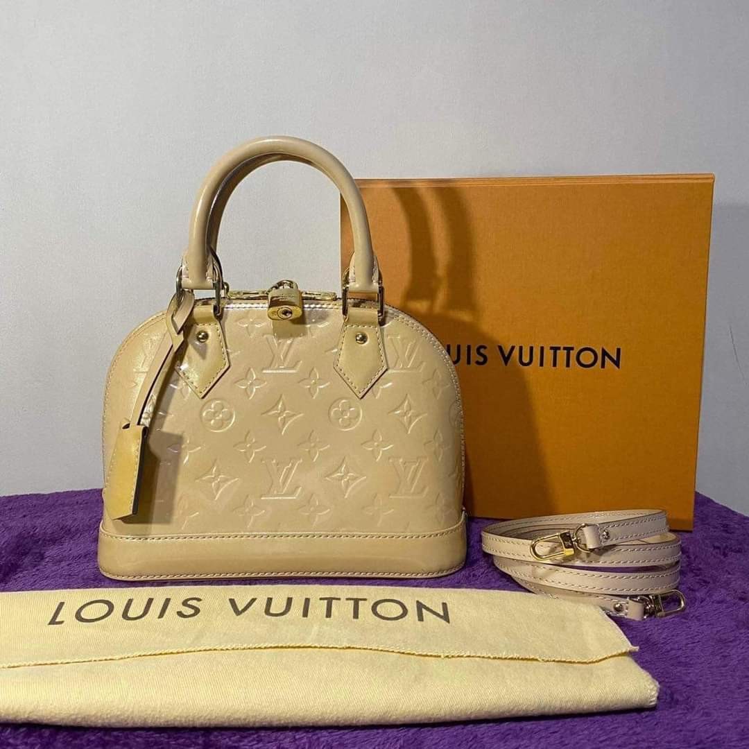 Authentic Louis Vuitton Beige Monogram Vernis Bedford Bag, Luxury, Bags &  Wallets on Carousell