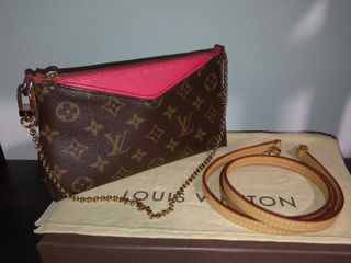 (Category: ) located in . Submitted by luxebag9726 (Listing ID 1122884153, Image 1). Description: .