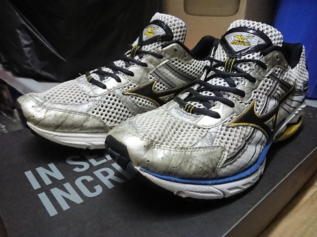 Mizuno wave rider 15 Men s Fashion Activewear on Carousell