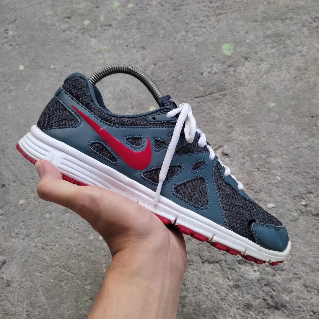 nike men's revolution 2