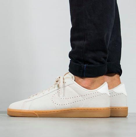 Wennen aan Grap Oogverblindend Nike Tennis Classic Cs Suede Gum Sole Trainers, Women's Fashion, Footwear,  Sneakers on Carousell