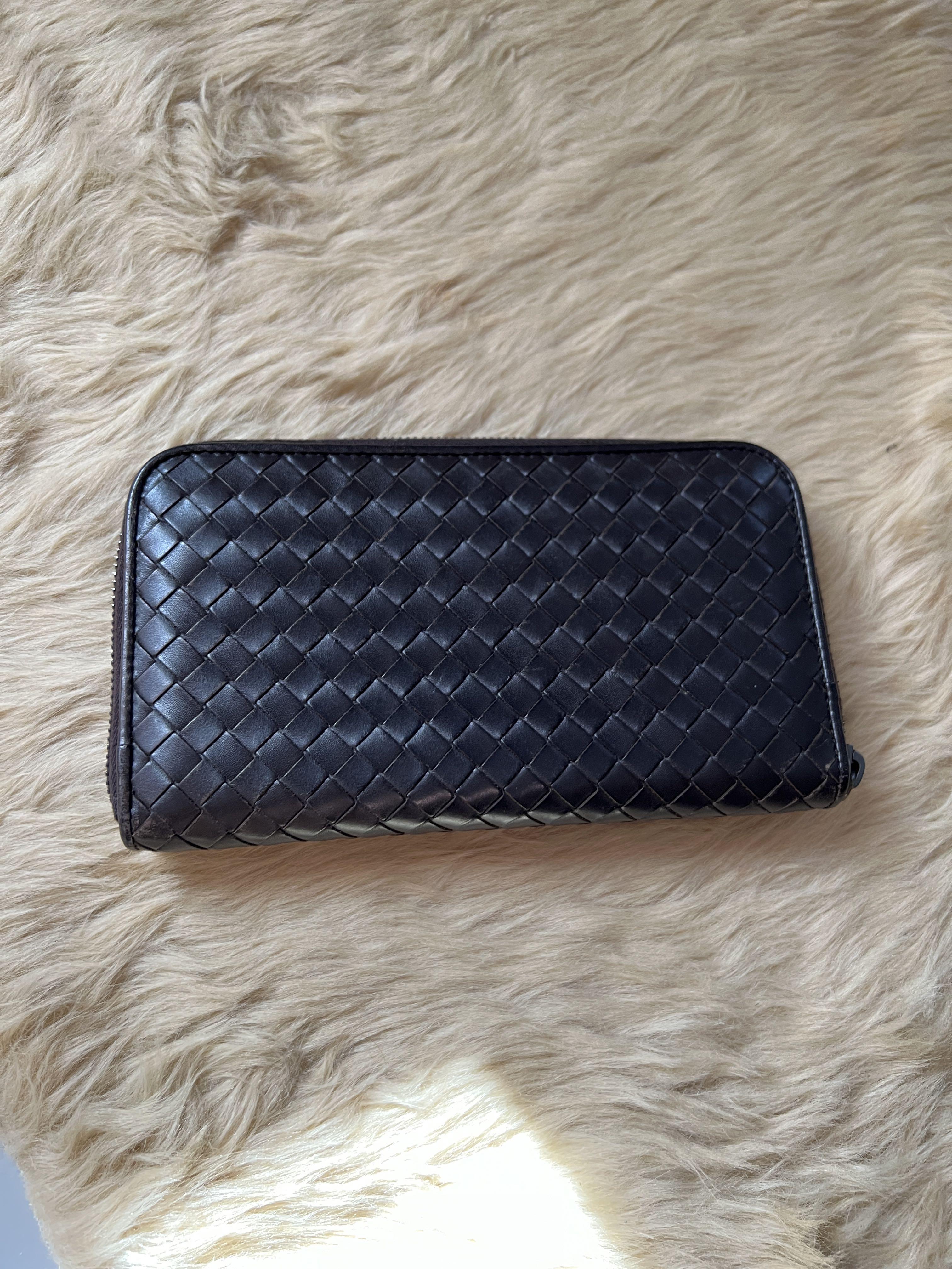 Original Bottega Veneta zippy wallet (Category: Luxury Bags & Wallets) located in Pasay City. Submitted by marialuxurybags (Listing ID 1027426572, Image 1). Description: Authentic Dark Brown Bottega Veneta Zippy Wallet from🇯🇵 In good used condition - No major flaws like rubbings or scratches. Comes as is Cash payment: Php 13.5k only Installment: Php 3,875 x 4 Payments in 2 months Disclaimer: Maria’s Luxury Bags is not associated or affiliated w
