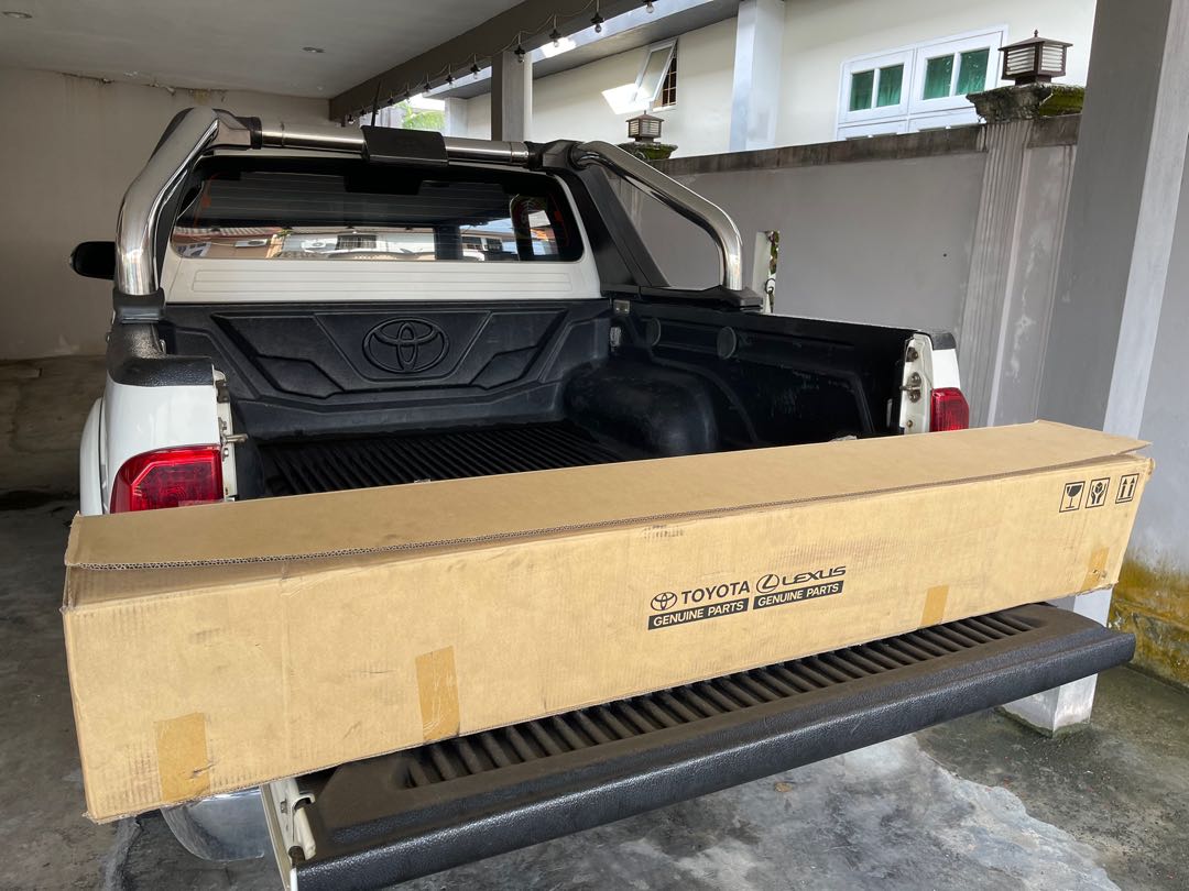 Genuine toyota hilux rear hot sale bumper