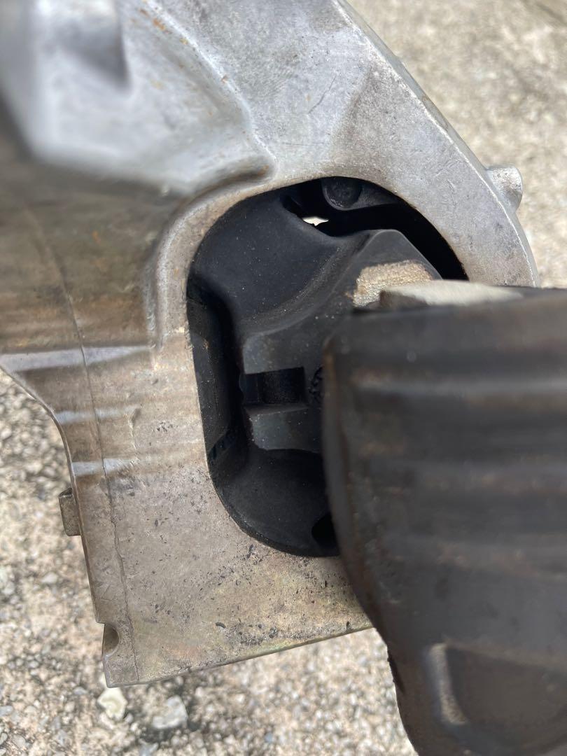 Peugeot 407 engine mounting, Auto Accessories on Carousell