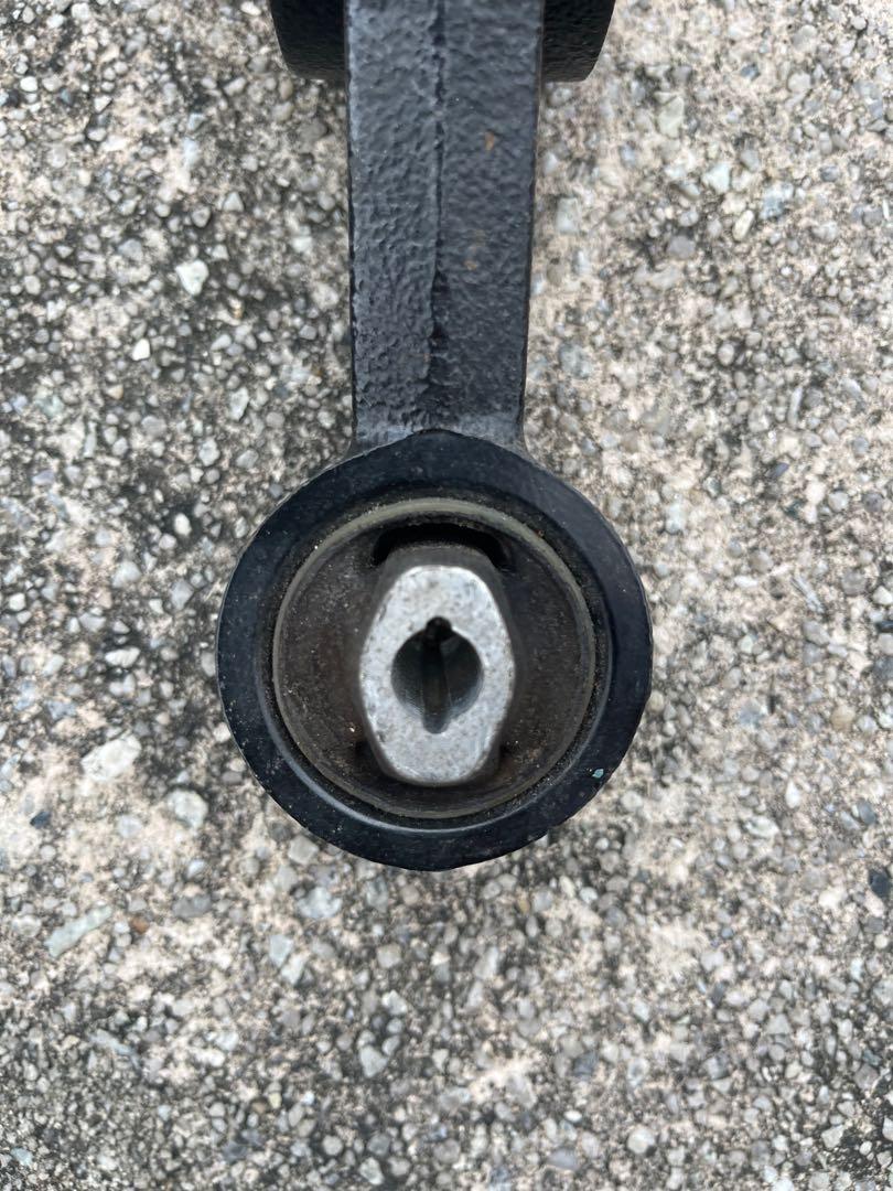 Peugeot 407 engine mounting, Auto Accessories on Carousell