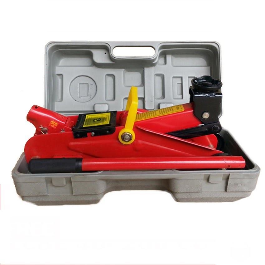 Prostar Hydraulic Floor Jack 2 ton (Category: Construction Tools & Equipment) located in Caloocan City. Submitted by dianethriftstore (Listing ID 1122833701, Image 1). Description: 2 Ton Prostar Hydraulic Floor Jack 300 mm Max Lift 300 mm Max Lift with Blown Case - Always use wheel chuck to immobilized Vehicle, and prevent any accidental roll of the Vehicle - 5.5 kg Net Weight, Do not use as a single source of support for prolonged use, Always us