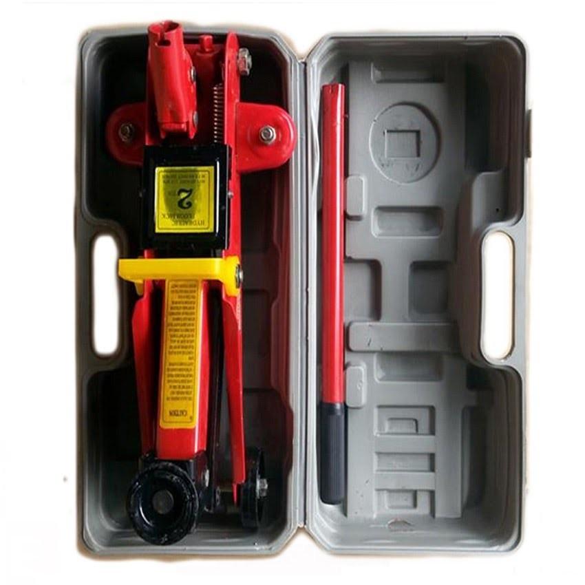 Prostar Hydraulic Floor Jack 2 ton (Category: Construction Tools & Equipment) located in Caloocan City. Submitted by dianethriftstore (Listing ID 1122833701, Image 3). Description: 2 Ton Prostar Hydraulic Floor Jack 300 mm Max Lift 300 mm Max Lift with Blown Case - Always use wheel chuck to immobilized Vehicle, and prevent any accidental roll of the Vehicle - 5.5 kg Net Weight, Do not use as a single source of support for prolonged use, Always us