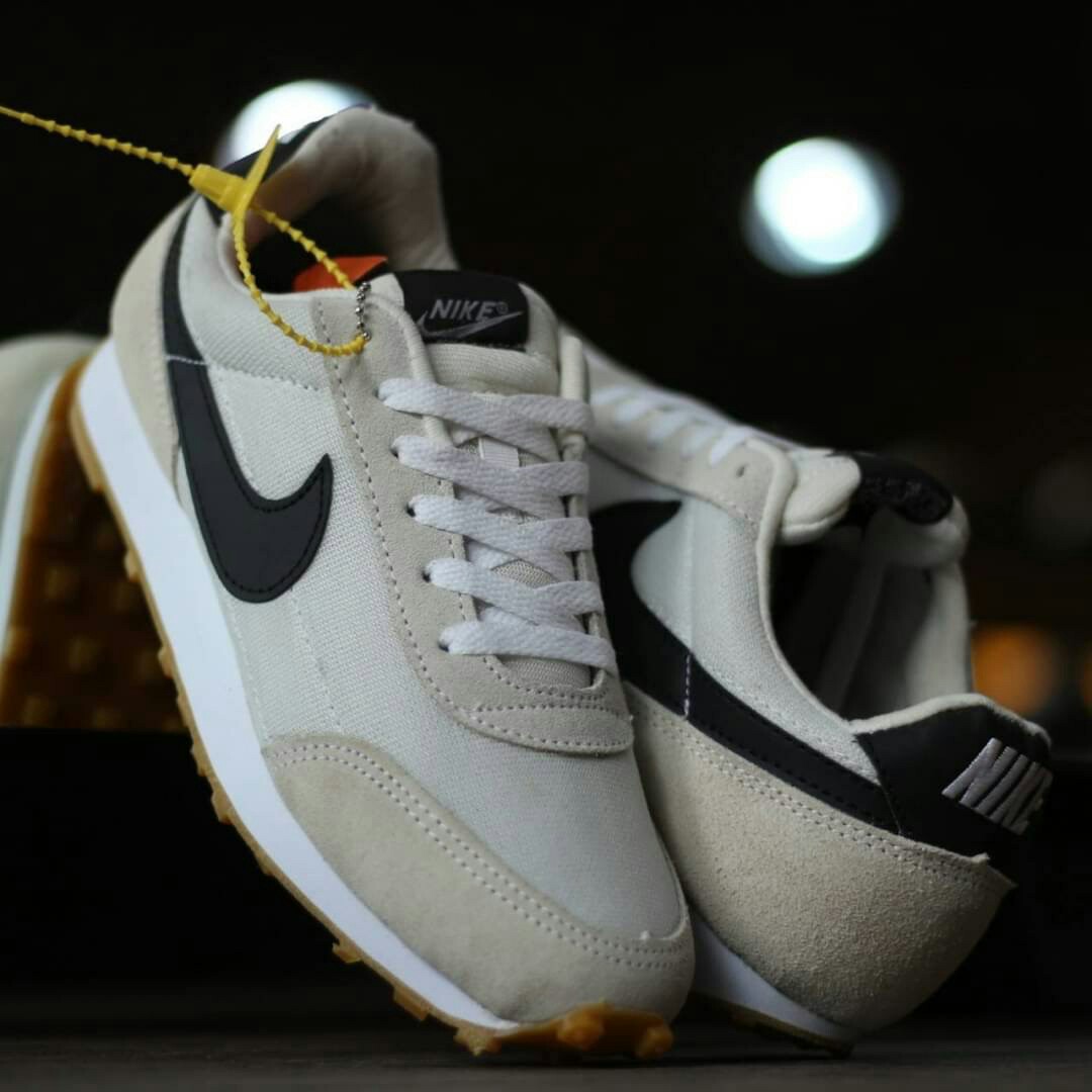 nike daybreak cream
