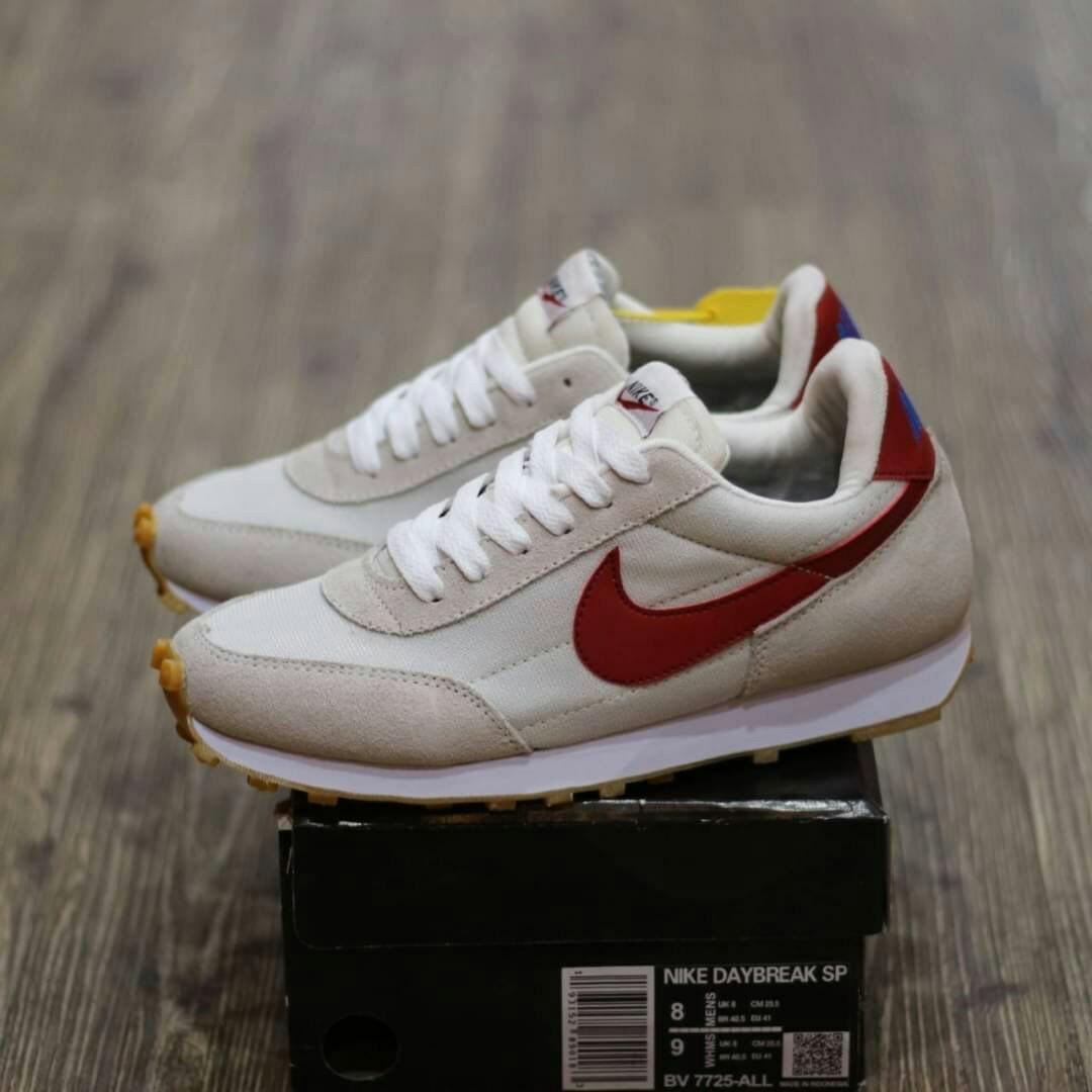 Nike daybreak deals sp beige