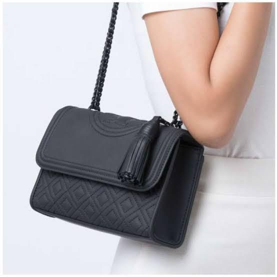 Tas Tory Burch Fleming Matte Black Quitted Convertible From store harga 5.599.000 Sale Tory burch