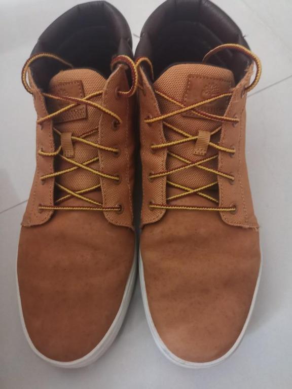 Timberland Men US9.5 W Davies Square Plain Toe Chukka