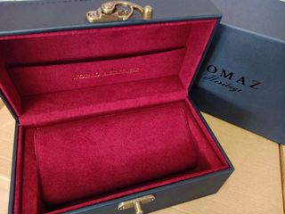 Tomaz store watch box