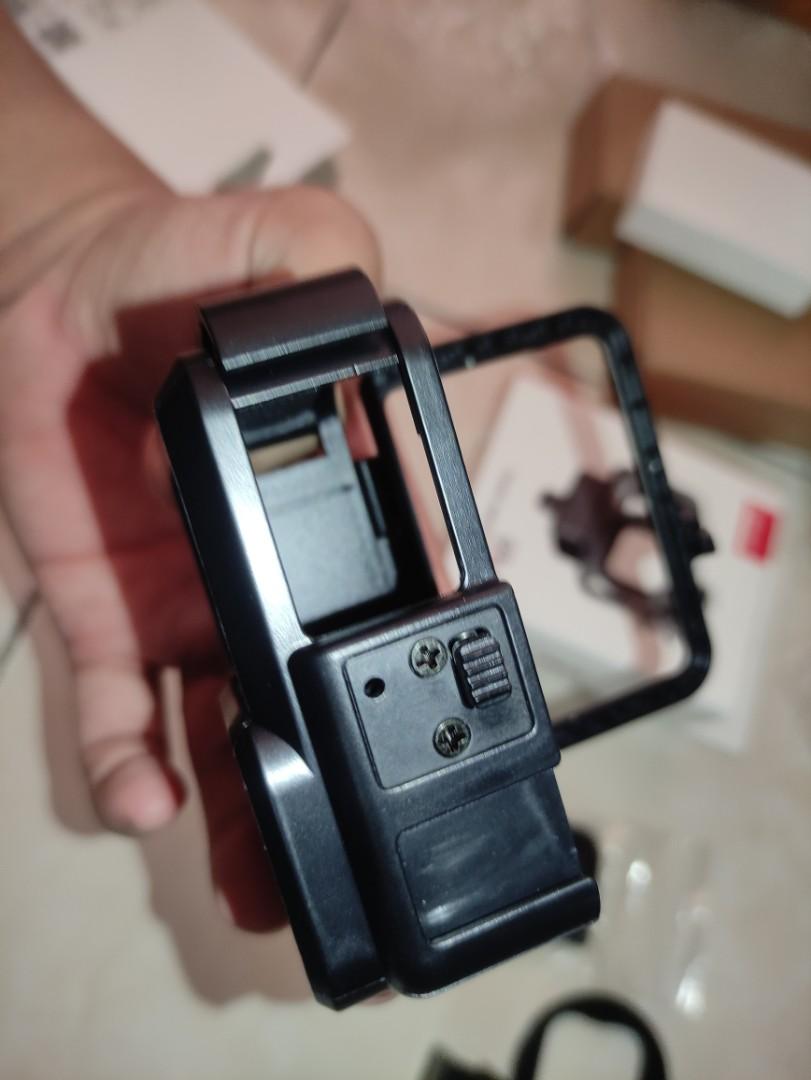 Ulanzi g9 4 case for GO Pro hero 9 (Category: Camera Bags & Carriers) located in Bacoor. Submitted by ivanyun (Listing ID 1122772135, Image 3). Description: bnew plastic case for GOPRO HERO 9 or 10 actual pic posted. limited stocks pickup only bacoor.