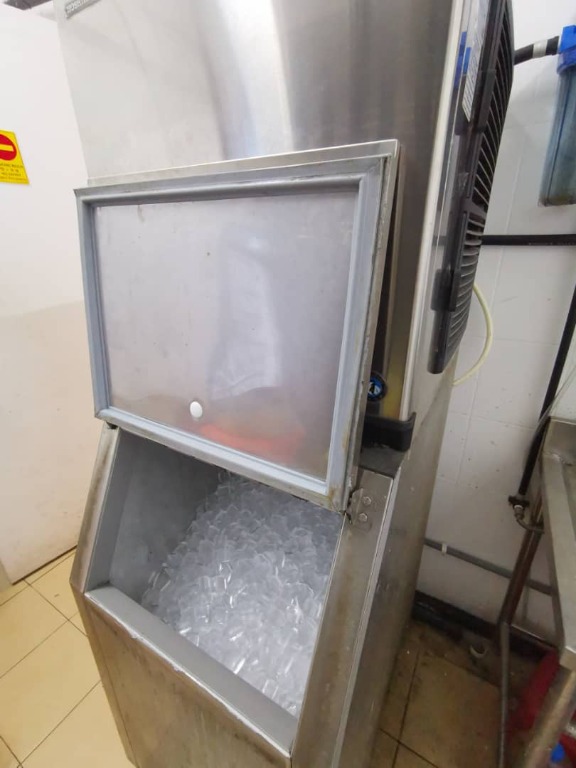 Used Hoshizaki Ice Maker KMD 270AA, TV & Home Appliances, Kitchen