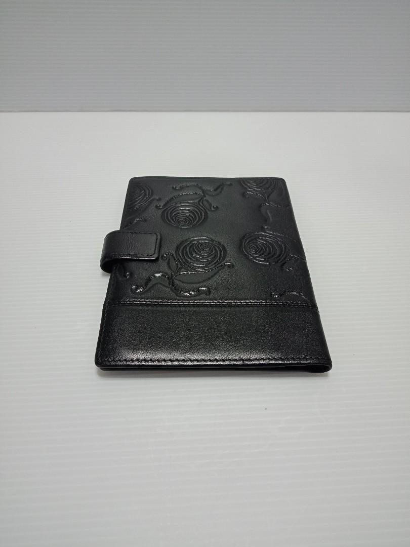 VERSACE Passport/Card Holder, Announcements on Carousell