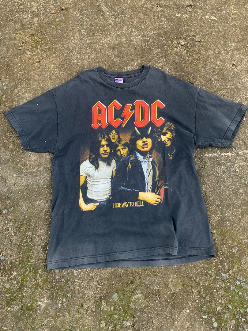 Vintage 2001 AC/DC Highway To Hell, Men's Fashion, Tops & Sets, Tshirts ...