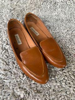 Andante Footwear Modern Loafers in Tan